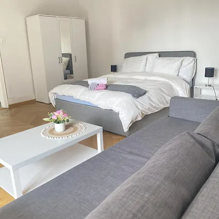 Cozy Close To Center And Train Station * Losanna